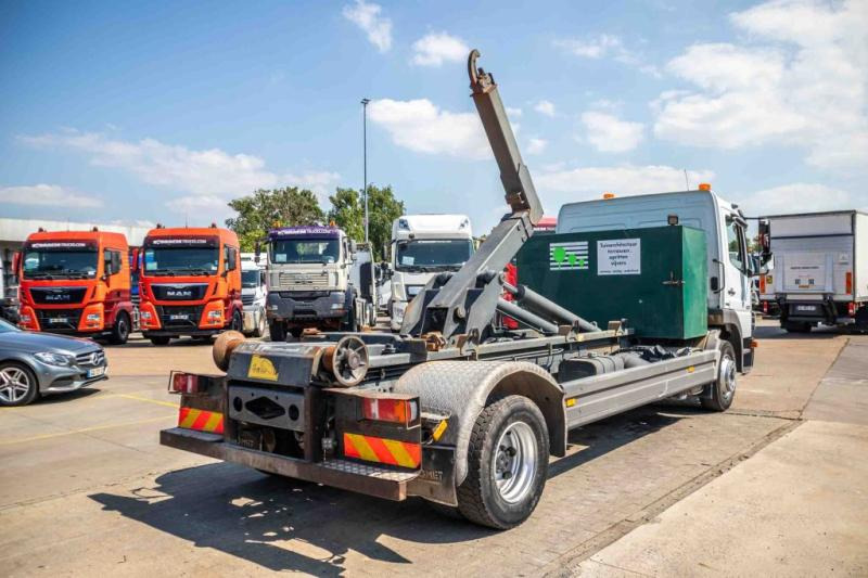 Mercedes ATEGO 1222 K - Φορτηγό φόρτωσης γάντζου: φωτογραφία 3 Mercedes ATEGO 1222 K - Φορτηγό φόρτωσης γάντζου: φωτογραφία 3