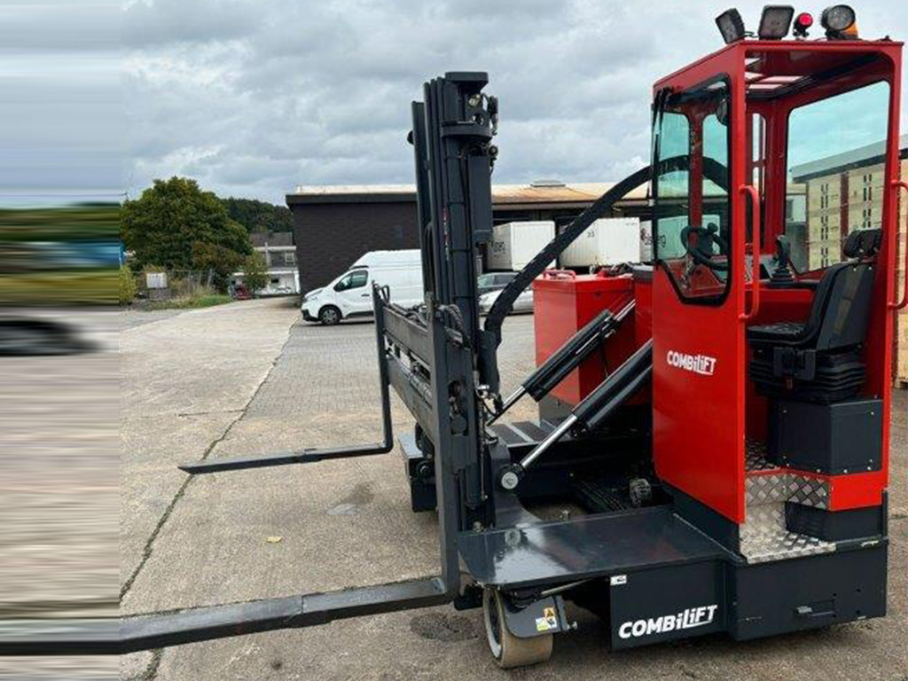 Combilift C3000 STE - TRIPLEX - 4-κίνητα ανυψωτικό στενών δρόμων: φωτογραφία 2 Combilift C3000 STE - TRIPLEX - 4-κίνητα ανυψωτικό στενών δρόμων: φωτογραφία 2