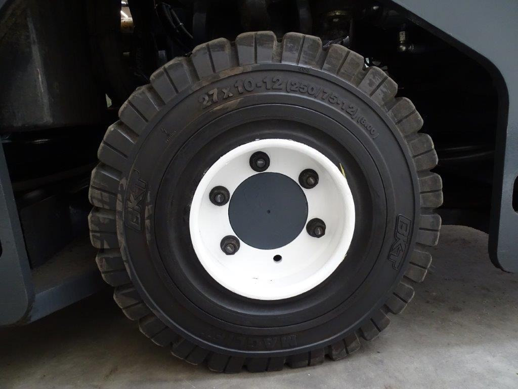 4-κίνητα ανυψωτικό στενών δρόμων Combilift C4000E - TRIPLEX: φωτογραφία 10