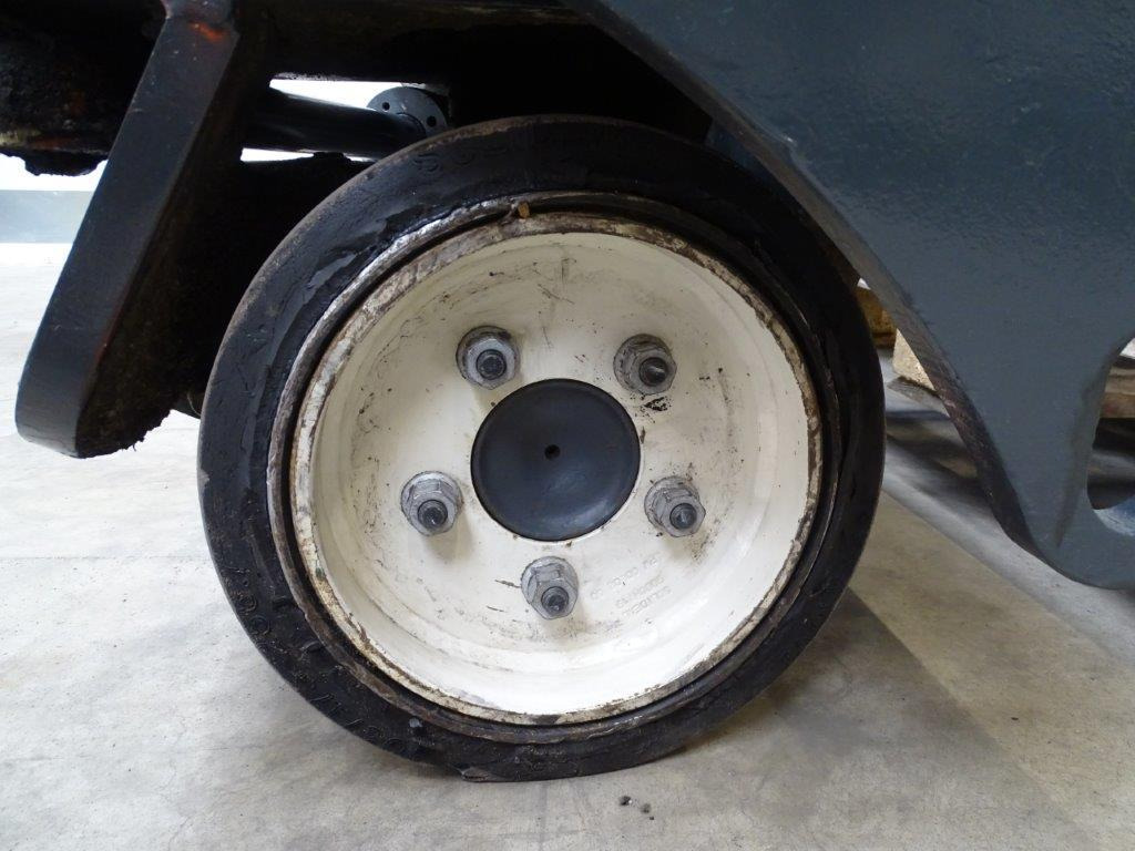 4-κίνητα ανυψωτικό στενών δρόμων Combilift C4000E - TRIPLEX: φωτογραφία 9