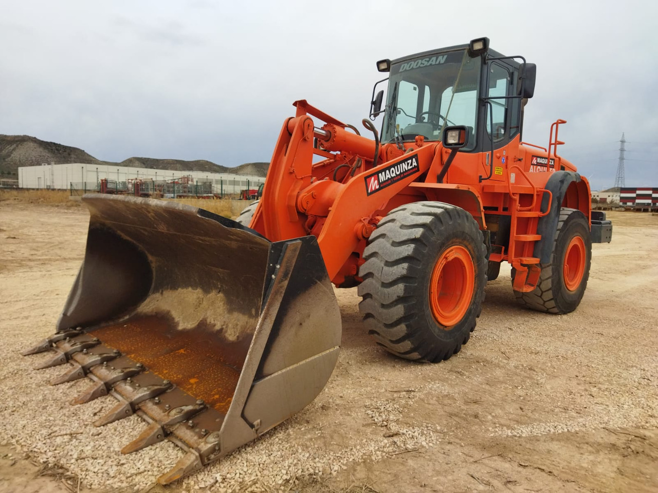 DOOSAN DL300 - Ελαστιχοφόρος φορτωτής: φωτογραφία 1 DOOSAN DL300 - Ελαστιχοφόρος φορτωτής: φωτογραφία 1