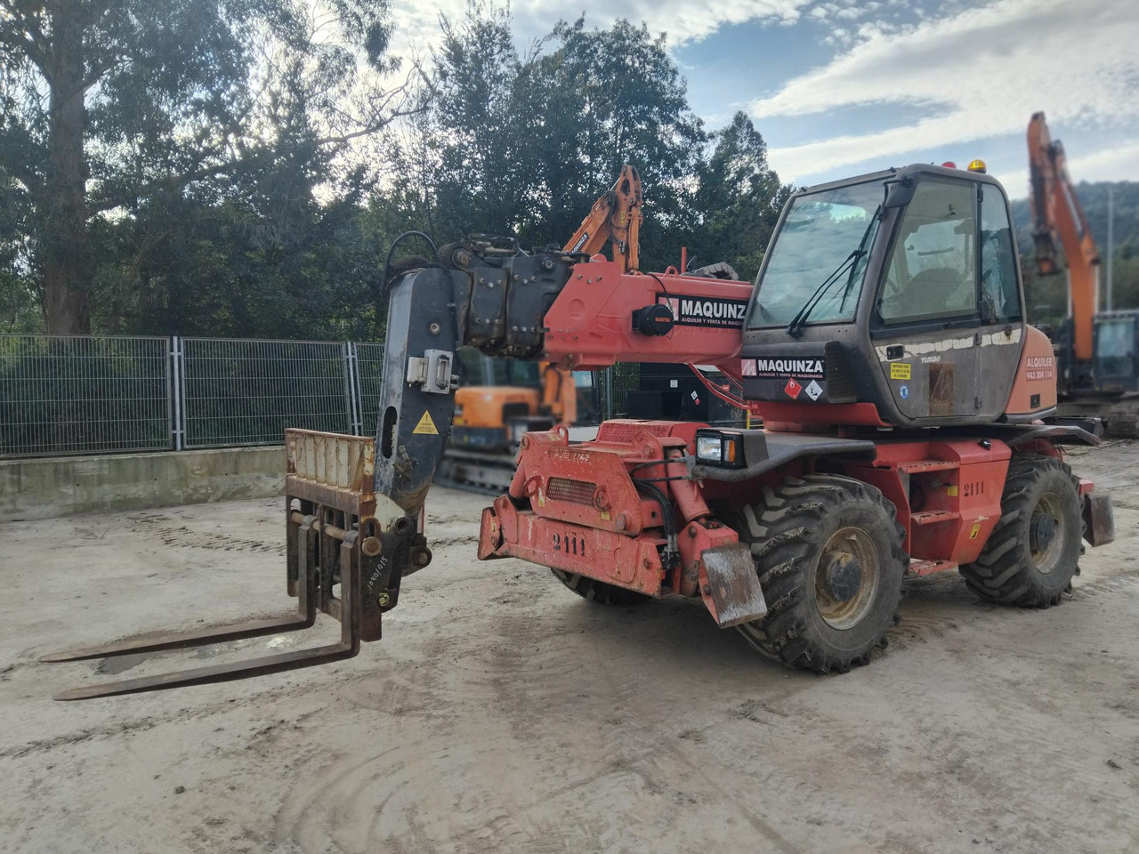 MANITOU MRT1742 - Τηλεσκοπικός φορτωτής: φωτογραφία 4 MANITOU MRT1742 - Τηλεσκοπικός φορτωτής: φωτογραφία 4