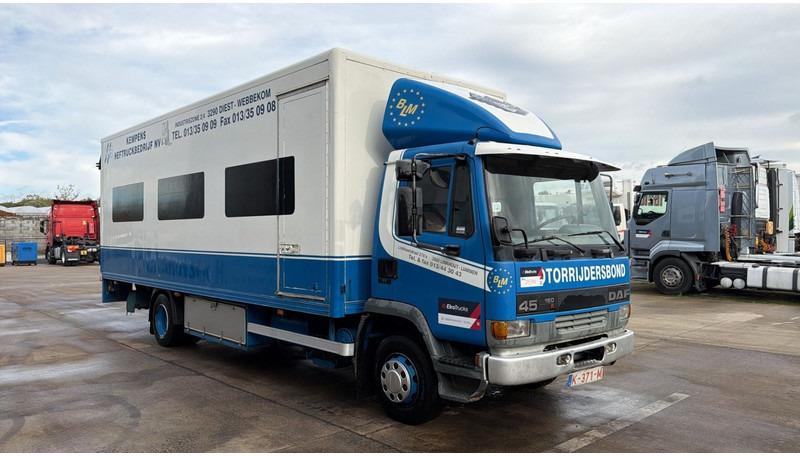 DAF 45 ATI 150 (BELGIAN TRUCK / STEEL SUSP. / LAMES / PERFECT CONDITION / LIFT) - Φορτηγό κόφα: φωτογραφία 2 DAF 45 ATI 150 (BELGIAN TRUCK / STEEL SUSP. / LAMES / PERFECT CONDITION / LIFT) - Φορτηγό κόφα: φωτογραφία 2