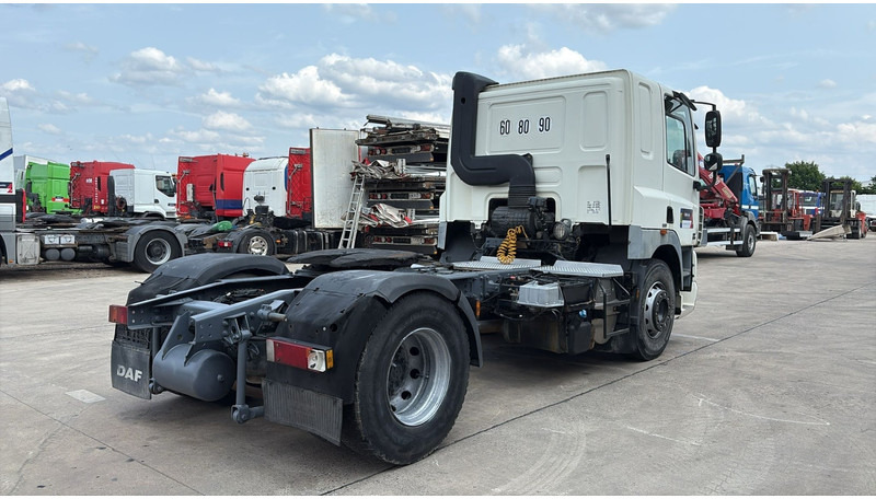 DAF 85 CF 410 (LOW CABIN / PETIT CABINE / TRES PROPRE / CLEAN CONDITION) - Τράκτορας: φωτογραφία 5 DAF 85 CF 410 (LOW CABIN / PETIT CABINE / TRES PROPRE / CLEAN CONDITION) - Τράκτορας: φωτογραφία 5