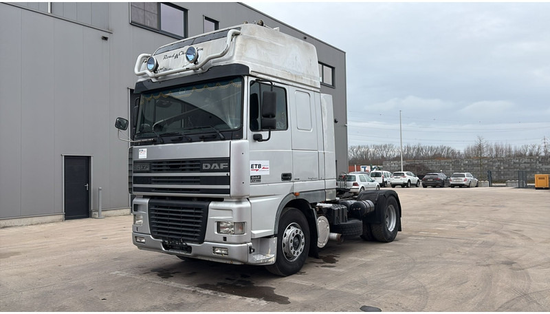 DAF XF 95.480 (EURO 3 / MANUAL GEARBOX / BOITE MANUELLE) - Τράκτορας: φωτογραφία 1 DAF XF 95.480 (EURO 3 / MANUAL GEARBOX / BOITE MANUELLE) - Τράκτορας: φωτογραφία 1