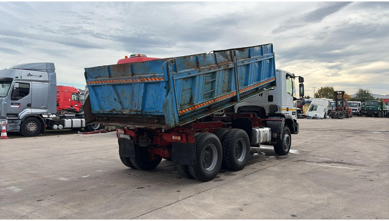 Iveco Eurotrakker 260 E 37 (POMPE MANUELLE / MANUAL PUMP / LAMES / STEEL SUSP. / BIG AXLE / GRANT PONT) - Φορτηγό ανατρεπόμενο: φωτογραφία 4 Iveco Eurotrakker 260 E 37 (POMPE MANUELLE / MANUAL PUMP / LAMES / STEEL SUSP. / BIG AXLE / GRANT PONT) - Φορτηγό ανατρεπόμενο: φωτογραφία 4