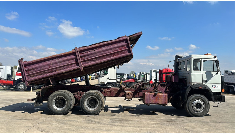 Iveco MAGIRUS 260 - 34 (LIVRAISON GRATUITE AU PORT D'ANVERS / POMPE MANUELLE) - Φορτηγό ανατρεπόμενο: φωτογραφία 3 Iveco MAGIRUS 260 - 34 (LIVRAISON GRATUITE AU PORT D'ANVERS / POMPE MANUELLE) - Φορτηγό ανατρεπόμενο: φωτογραφία 3
