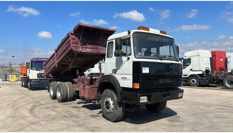 Iveco MAGIRUS 260 - 34 (LIVRAISON GRATUITE AU PORT D'ANVERS / POMPE MANUELLE) - Φορτηγό ανατρεπόμενο: φωτογραφία 4 Iveco MAGIRUS 260 - 34 (LIVRAISON GRATUITE AU PORT D'ANVERS / POMPE MANUELLE) - Φορτηγό ανατρεπόμενο: φωτογραφία 4