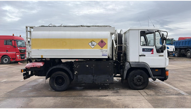 MAN 10.153 (7500L / FULL STEEL / LAMES / BOITE MANUELLE / MANUAL GEARBOX) - Φορτηγό βυτιοφόρο: φωτογραφία 3 MAN 10.153 (7500L / FULL STEEL / LAMES / BOITE MANUELLE / MANUAL GEARBOX) - Φορτηγό βυτιοφόρο: φωτογραφία 3