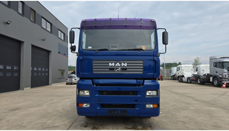 MAN TGA 26.460 (MANUAL PUMP / POMPE MANUELLE / MANUAL GEARBOX / BOITE MANUELLE / 6X2 / FRONT STEEL / DEVANT LAMES) - Φορτηγό σασί: φωτογραφία 2 MAN TGA 26.460 (MANUAL PUMP / POMPE MANUELLE / MANUAL GEARBOX / BOITE MANUELLE / 6X2 / FRONT STEEL / DEVANT LAMES) - Φορτηγό σασί: φωτογραφία 2