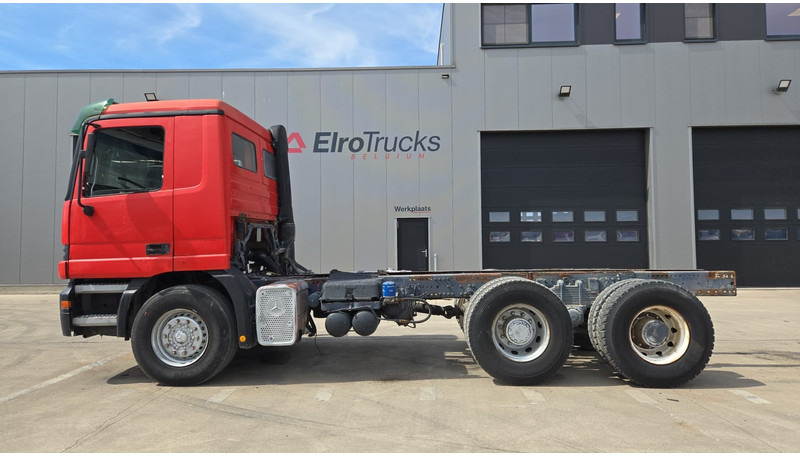 Mercedes-Benz ACTROS 2640 (EPS / 3 PEDALES / V6 / LAMES / GRAND PONT / EURO 2 / SEMI-AUTO) - Φορτηγό σασί: φωτογραφία 5 Mercedes-Benz ACTROS 2640 (EPS / 3 PEDALES / V6 / LAMES / GRAND PONT / EURO 2 / SEMI-AUTO) - Φορτηγό σασί: φωτογραφία 5