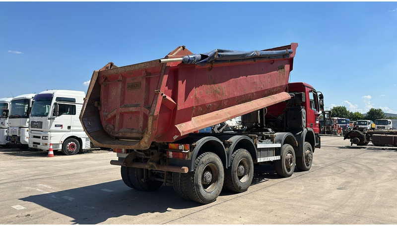 Mercedes-Benz Actros 4141 (8X6 / LAMES / STEEL / BIG AXLE / GRAND PONT / TAMBOURS / MANUAL GETRIEBE / MANUAL GEARBOX) - Φορτηγό ανατρεπόμενο: φωτογραφία 4 Mercedes-Benz Actros 4141 (8X6 / LAMES / STEEL / BIG AXLE / GRAND PONT / TAMBOURS / MANUAL GETRIEBE / MANUAL GEARBOX) - Φορτηγό ανατρεπόμενο: φωτογραφία 4