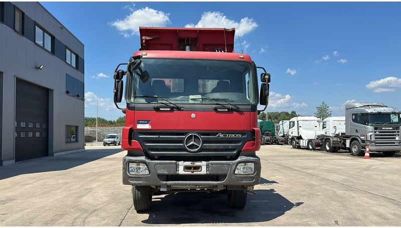 Mercedes-Benz Actros 4141 (8X6 / LAMES / STEEL / BIG AXLE / GRAND PONT / TAMBOURS / MANUAL GETRIEBE / MANUAL GEARBOX) - Φορτηγό ανατρεπόμενο: φωτογραφία 2 Mercedes-Benz Actros 4141 (8X6 / LAMES / STEEL / BIG AXLE / GRAND PONT / TAMBOURS / MANUAL GETRIEBE / MANUAL GEARBOX) - Φορτηγό ανατρεπόμενο: φωτογραφία 2