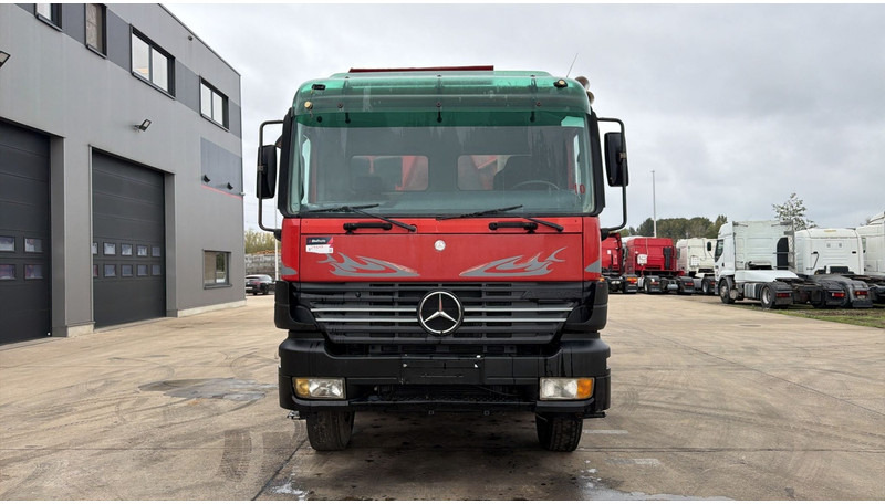 Mercedes-Benz Actros 4143 (GRAND PONT / BOITE MANUELLE / LAMES / 8X4 / STEEL SUSP.) - Φορτηγό ανατρεπόμενο: φωτογραφία 2 Mercedes-Benz Actros 4143 (GRAND PONT / BOITE MANUELLE / LAMES / 8X4 / STEEL SUSP.) - Φορτηγό ανατρεπόμενο: φωτογραφία 2