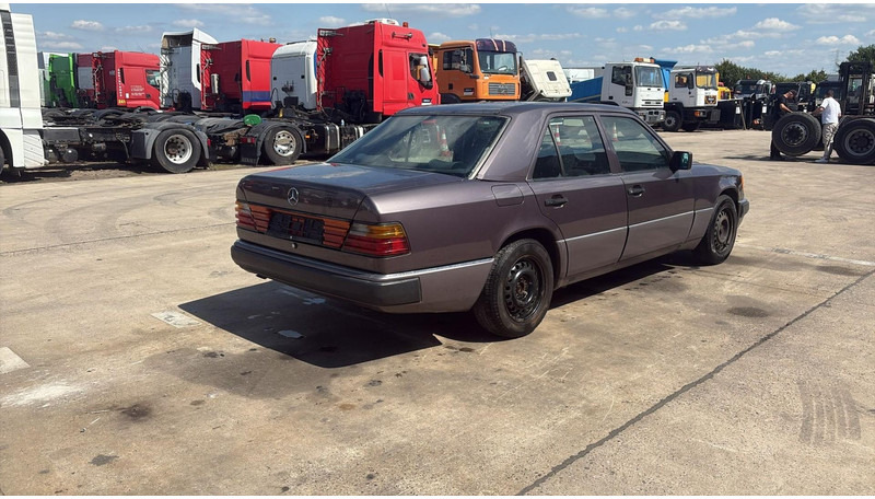 Mercedes-Benz E-Klasse 200 (GERMAN CAR / VOITURE D'ALLEMAGNE / ESSENCE / PETROL / MANUAL) - Λιμουζίνα/ Sedan: φωτογραφία 5 Mercedes-Benz E-Klasse 200 (GERMAN CAR / VOITURE D'ALLEMAGNE / ESSENCE / PETROL / MANUAL) - Λιμουζίνα/ Sedan: φωτογραφία 5