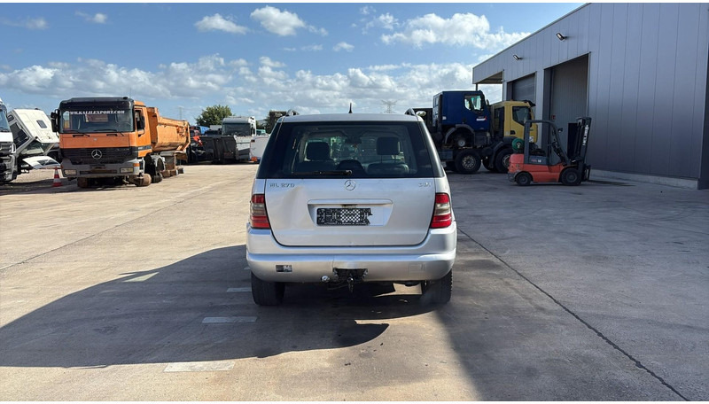 Mercedes-Benz M-Klasse ML 270 CDI - SUV: φωτογραφία 5 Mercedes-Benz M-Klasse ML 270 CDI - SUV: φωτογραφία 5