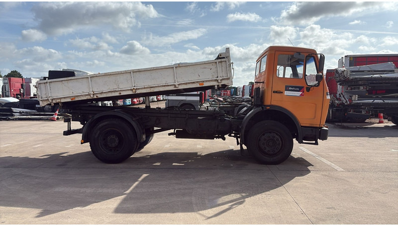 Mercedes-Benz SK 1628 (V8 / LAMES / GRAND PONT / POMPE MANUELLE) - Φορτηγό ανατρεπόμενο: φωτογραφία 4 Mercedes-Benz SK 1628 (V8 / LAMES / GRAND PONT / POMPE MANUELLE) - Φορτηγό ανατρεπόμενο: φωτογραφία 4