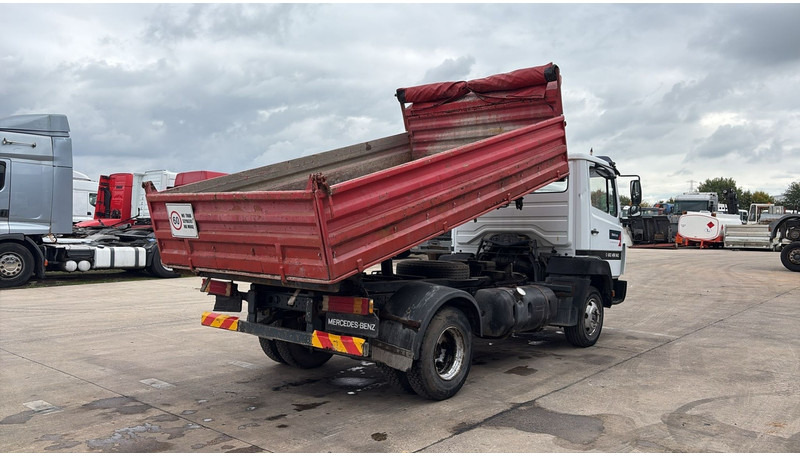 Mercedes-Benz SK 814 (SPER / AUXILAIRY / MANUAL PUMP / STEEL SUSP. / 6 CYLINDER / 3 WAY TIPPER / PERFECT) - Φορτηγό ανατρεπόμενο: φωτογραφία 4 Mercedes-Benz SK 814 (SPER / AUXILAIRY / MANUAL PUMP / STEEL SUSP. / 6 CYLINDER / 3 WAY TIPPER / PERFECT) - Φορτηγό ανατρεπόμενο: φωτογραφία 4