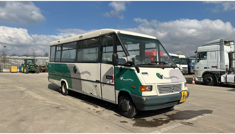 Mercedes-Benz Vario 614 (BELGIAN BUS / MANUAL PUMP / POMPE MANUELLE / BOITE MANUELLE / LAMES) - Αστικό λεωφορείο: φωτογραφία 3 Mercedes-Benz Vario 614 (BELGIAN BUS / MANUAL PUMP / POMPE MANUELLE / BOITE MANUELLE / LAMES) - Αστικό λεωφορείο: φωτογραφία 3