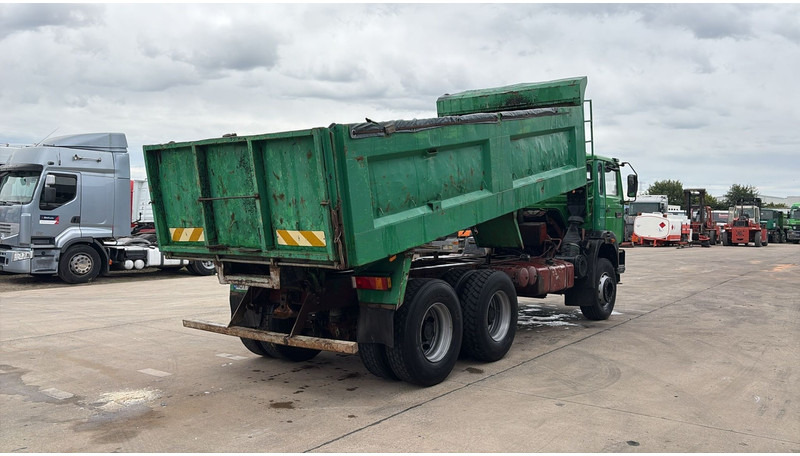 Renault G 300 MAXTER (GRAND PONT / POMPE MANUELLE / 6X4) - Φορτηγό ανατρεπόμενο: φωτογραφία 5 Renault G 300 MAXTER (GRAND PONT / POMPE MANUELLE / 6X4) - Φορτηγό ανατρεπόμενο: φωτογραφία 5