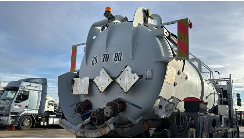 Όχημα εκκένωσης βόθρων Renault Kerax 370 (10970L / CAMION FRANCAIS / VIDANGEUR / 6X4 / LAMES / GRAND PONT): φωτογραφία 15 Όχημα εκκένωσης βόθρων Renault Kerax 370 (10970L / CAMION FRANCAIS / VIDANGEUR / 6X4 / LAMES / GRAND PONT): φωτογραφία 15