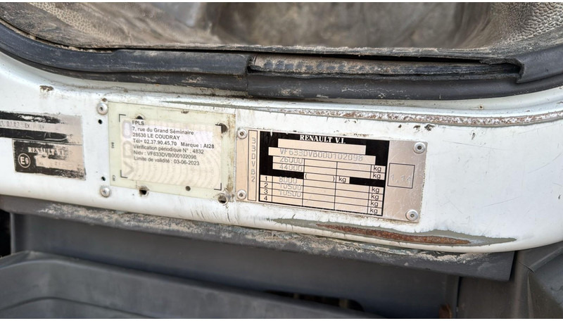 Όχημα εκκένωσης βόθρων Renault Kerax 370 (10970L / CAMION FRANCAIS / VIDANGEUR / 6X4 / LAMES / GRAND PONT): φωτογραφία 16 Όχημα εκκένωσης βόθρων Renault Kerax 370 (10970L / CAMION FRANCAIS / VIDANGEUR / 6X4 / LAMES / GRAND PONT): φωτογραφία 16