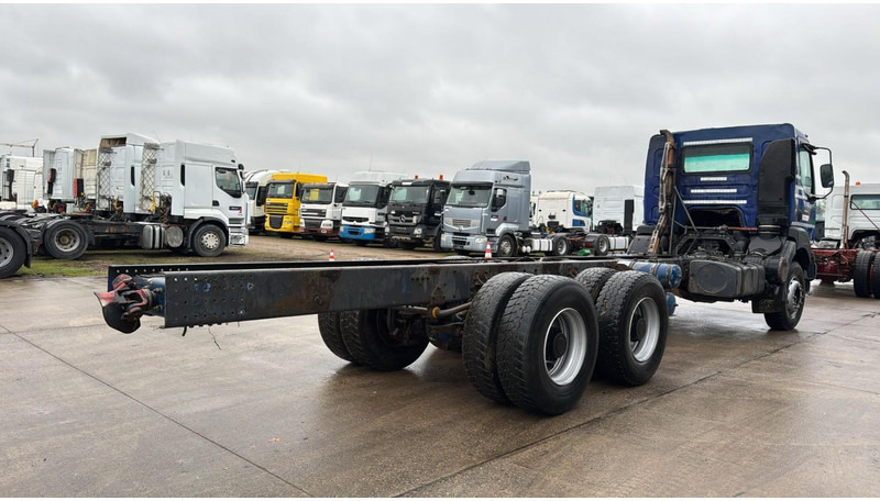 Renault Kerax 385 (POMPE MANUELLE / BOITE MANUELLE / LAMES / STEEL SUSP.) - Φορτηγό σασί: φωτογραφία 4 Renault Kerax 385 (POMPE MANUELLE / BOITE MANUELLE / LAMES / STEEL SUSP.) - Φορτηγό σασί: φωτογραφία 4