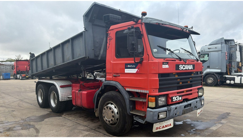 Scania 93-280 (POMPE MANUELLE / MANUAL PUMP / 6X4 / STEEL SUSP. / LAMES) - Φορτηγό ανατρεπόμενο: φωτογραφία 2 Scania 93-280 (POMPE MANUELLE / MANUAL PUMP / 6X4 / STEEL SUSP. / LAMES) - Φορτηγό ανατρεπόμενο: φωτογραφία 2