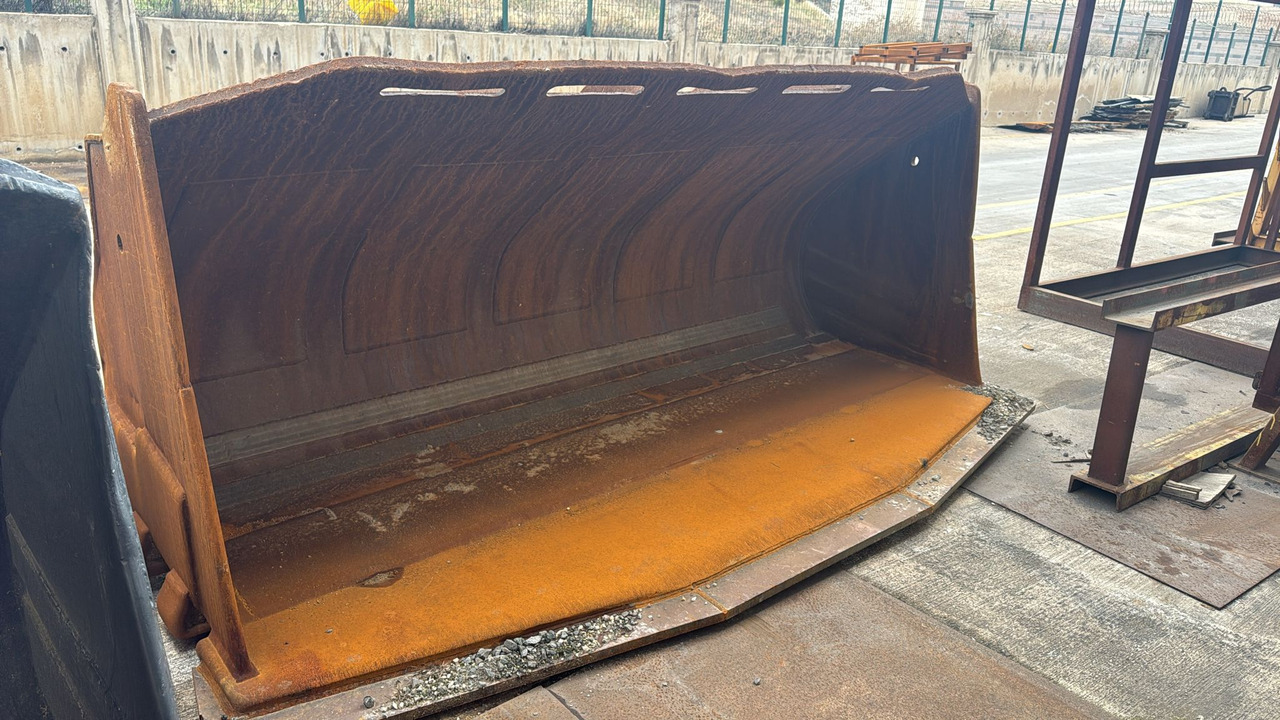 KOMATSU WA500 Loading Bucket - Κουβάς για φορτωτή: φωτογραφία 1 KOMATSU WA500 Loading Bucket - Κουβάς για φορτωτή: φωτογραφία 1