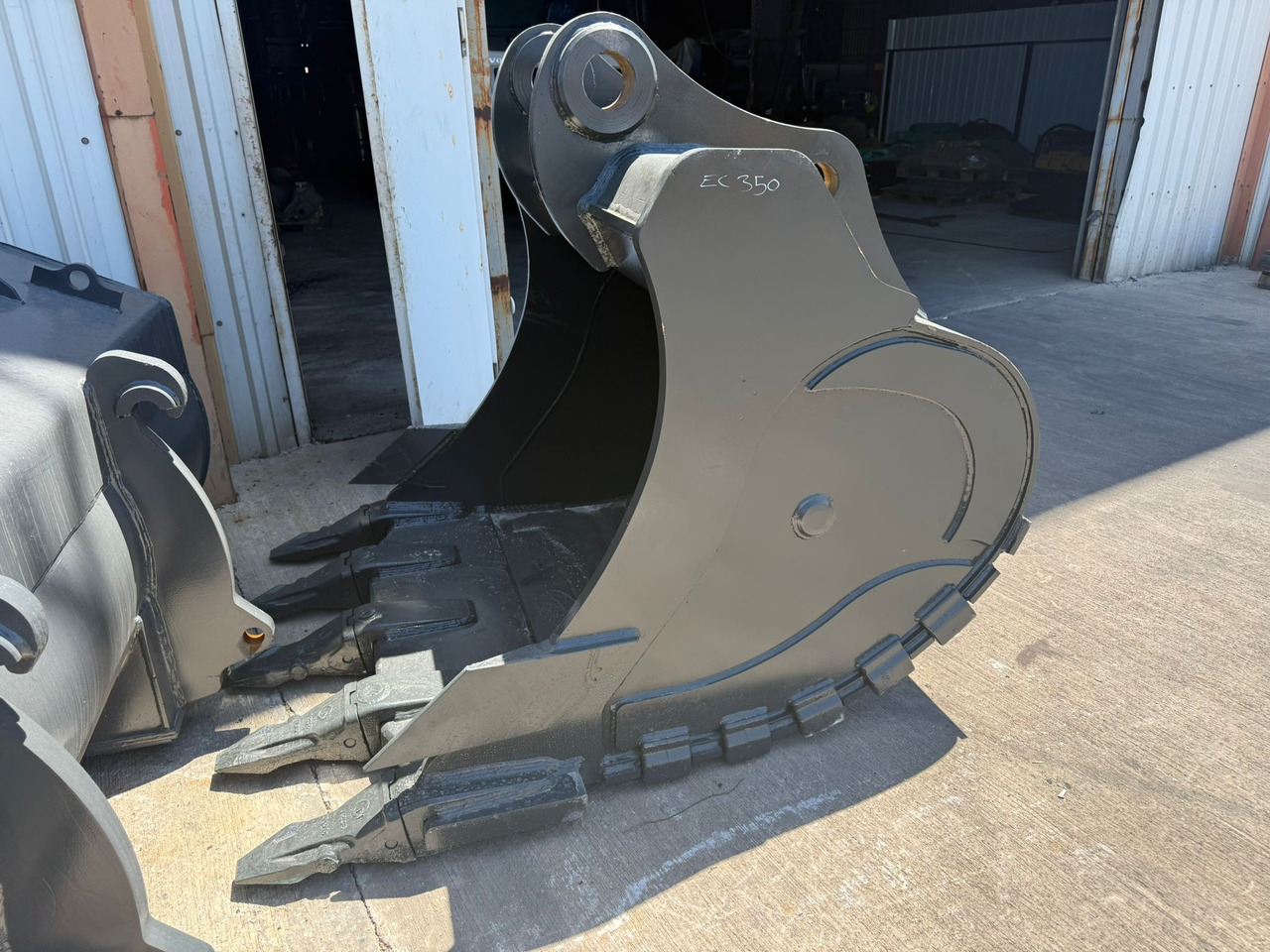 Volvo EC350 Rock Bucket - Κουβάς για εκσκαφέα: φωτογραφία 1 Volvo EC350 Rock Bucket - Κουβάς για εκσκαφέα: φωτογραφία 1