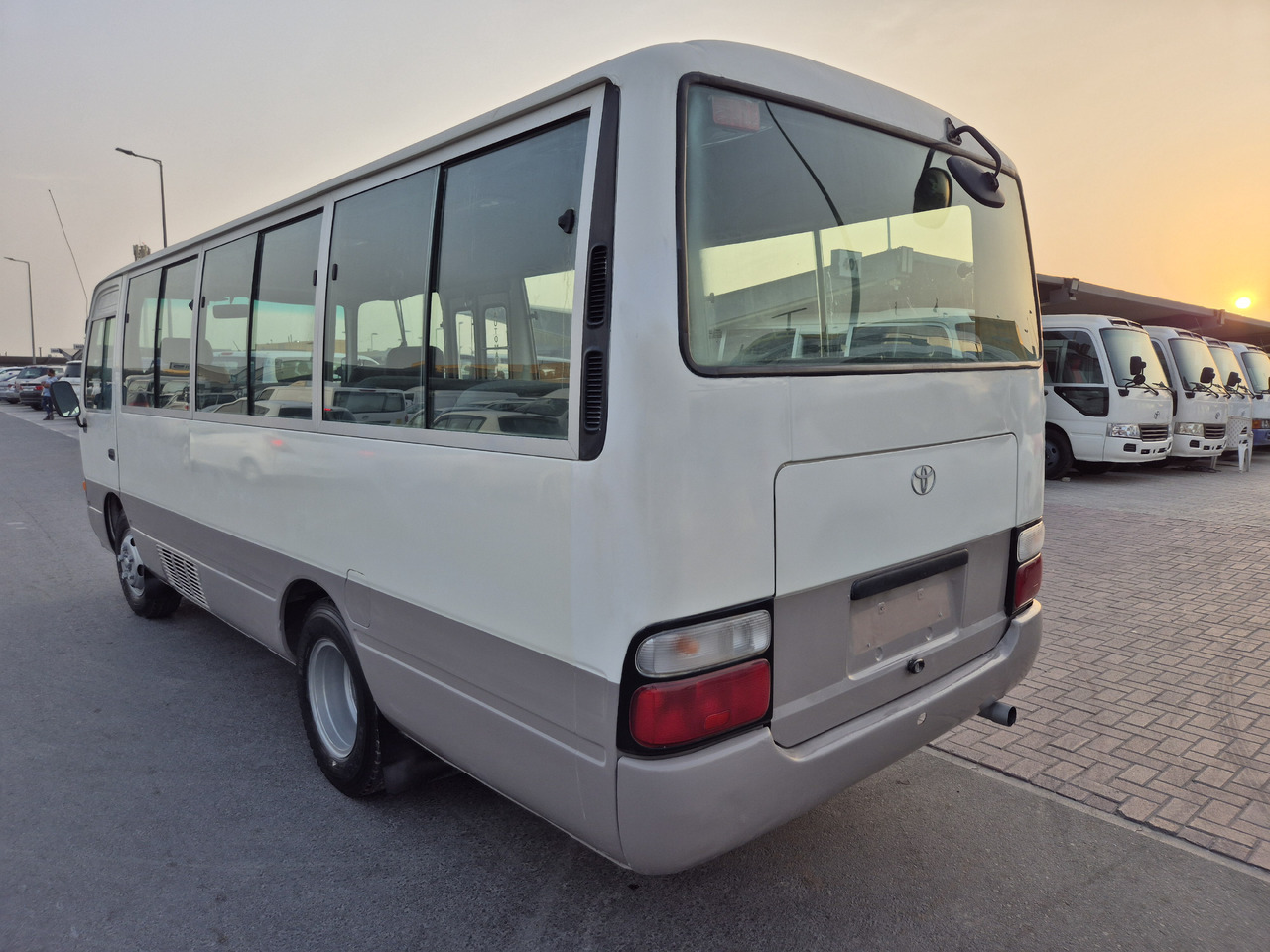TOYOTA Coaster ... Nos bus -Originaires TOYOTA ...pas Chinois... T72 ... - Μικρό λεωφορείο, Επιβατικό βαν: φωτογραφία 3 TOYOTA Coaster ... Nos bus -Originaires TOYOTA ...pas Chinois... T72 ... - Μικρό λεωφορείο, Επιβατικό βαν: φωτογραφία 3