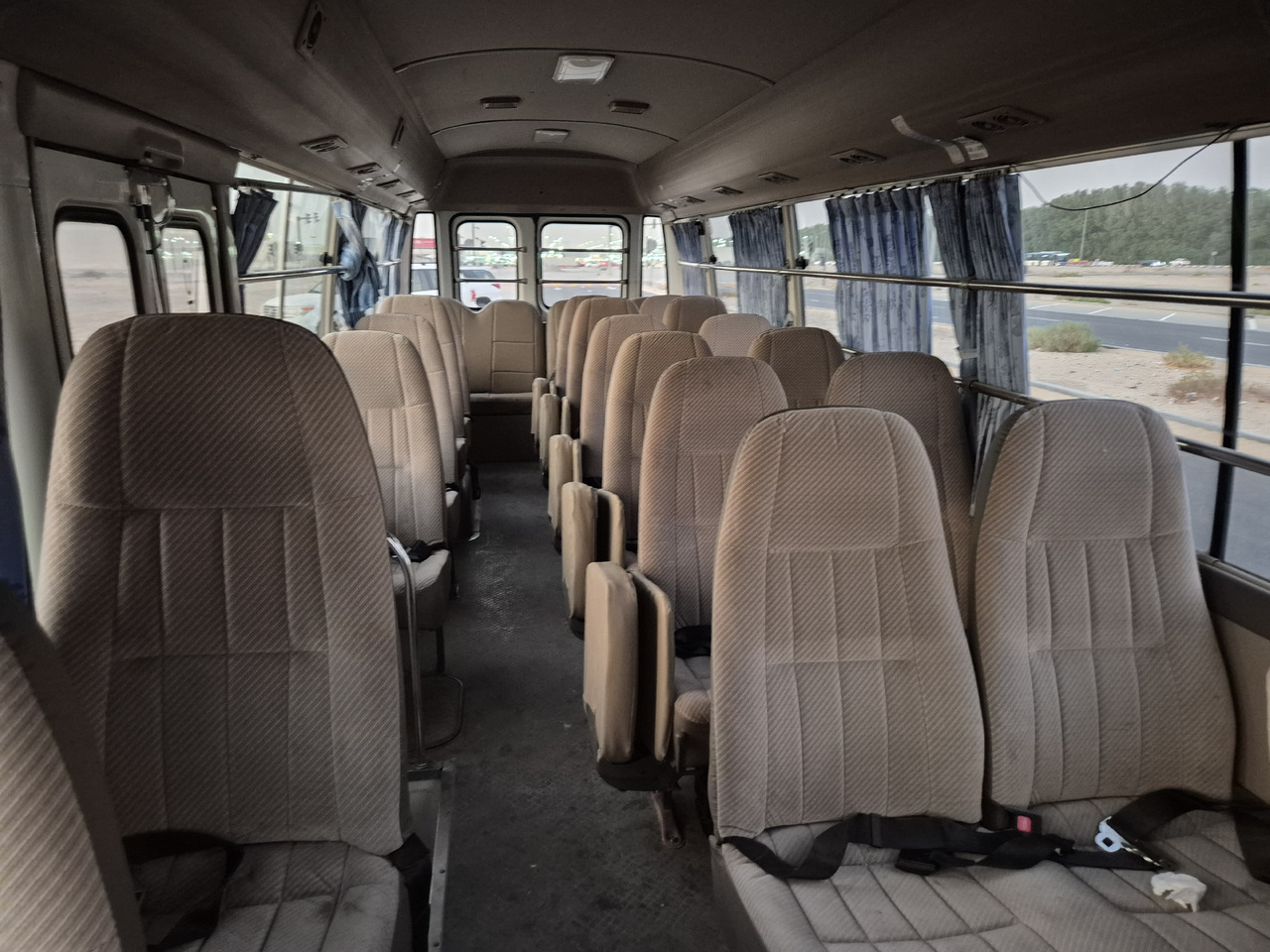 Toyota Coaster ... 30 places - climatisé - Μικρό λεωφορείο, Επιβατικό βαν: φωτογραφία 5 Toyota Coaster ... 30 places - climatisé - Μικρό λεωφορείο, Επιβατικό βαν: φωτογραφία 5