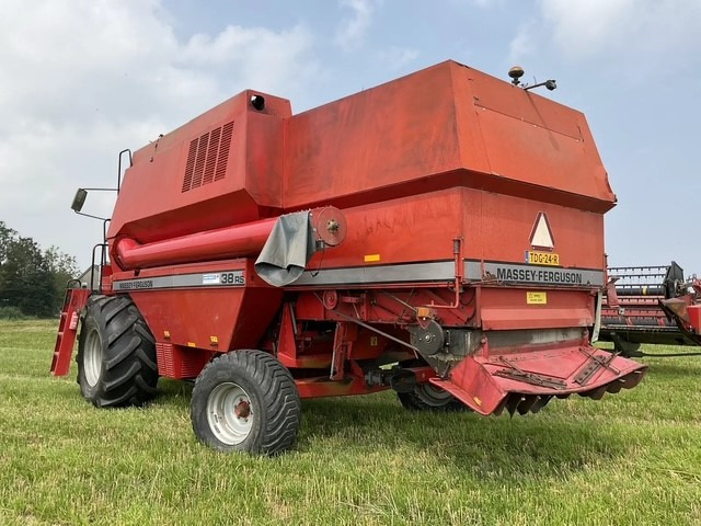 MASSEY FERGUSON 38RS - Θεριζοαλωνιστική μηχανή: φωτογραφία 5 MASSEY FERGUSON 38RS - Θεριζοαλωνιστική μηχανή: φωτογραφία 5