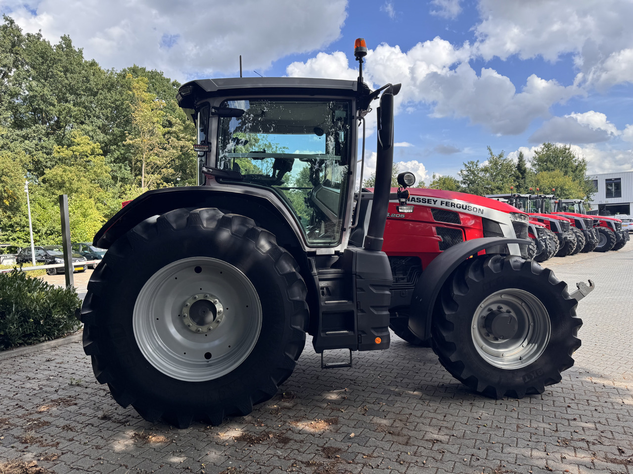 Massey Ferguson 8s.205 Dyna7 Exclusive - Τρακτέρ: φωτογραφία 5 Massey Ferguson 8s.205 Dyna7 Exclusive - Τρακτέρ: φωτογραφία 5