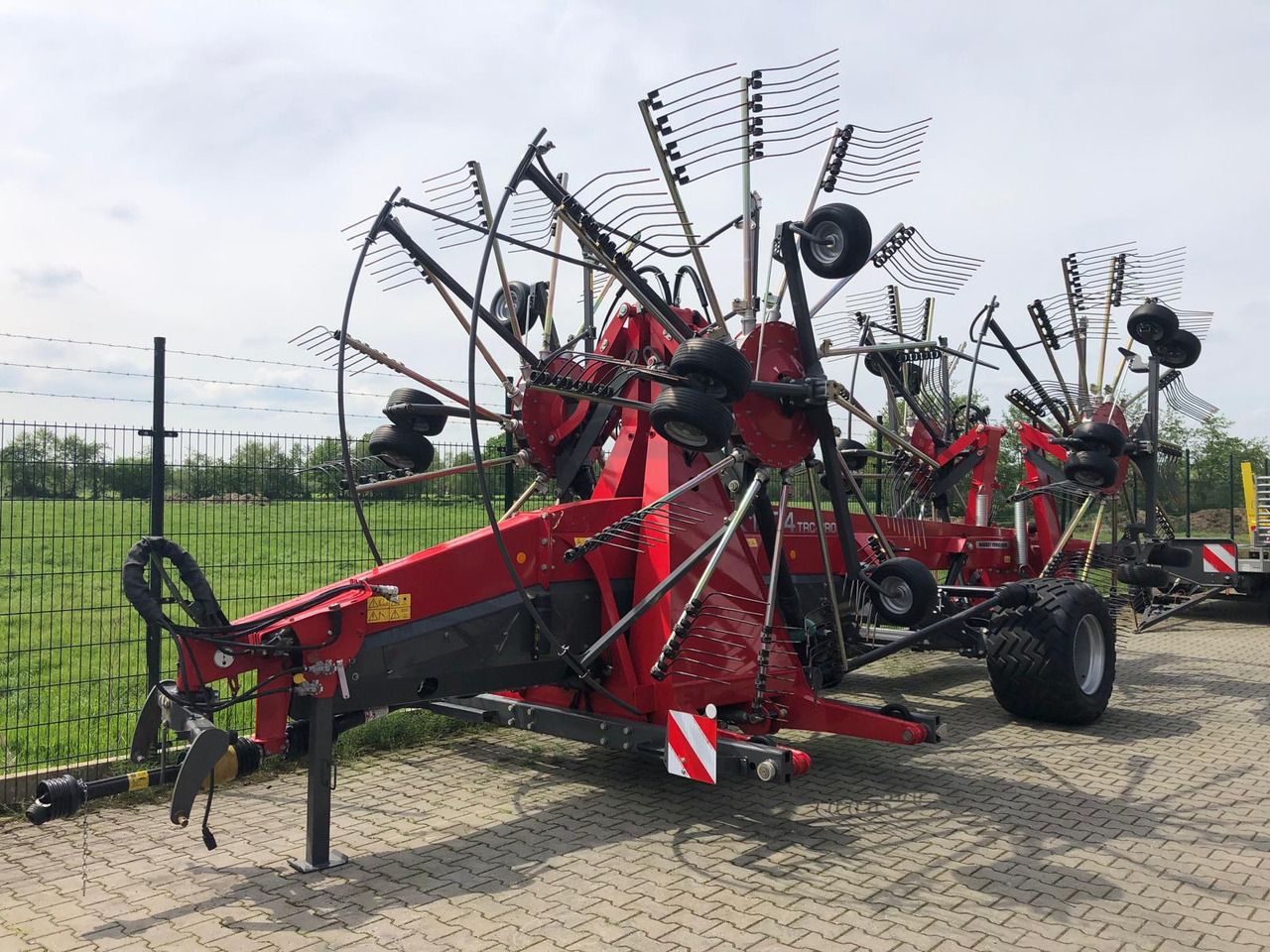 Massey Ferguson RK 1404 TRC-PRO - Χορτοσυλλέκτης: φωτογραφία 1 Massey Ferguson RK 1404 TRC-PRO - Χορτοσυλλέκτης: φωτογραφία 1
