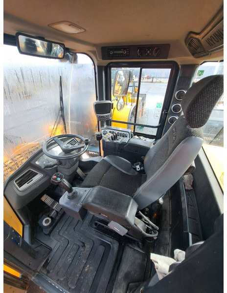 Ελαστιχοφόρος φορτωτής Hyundai HL 980: φωτογραφία 7