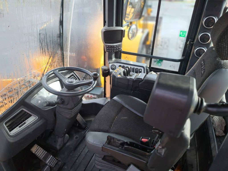 Ελαστιχοφόρος φορτωτής Hyundai HL 980: φωτογραφία 6