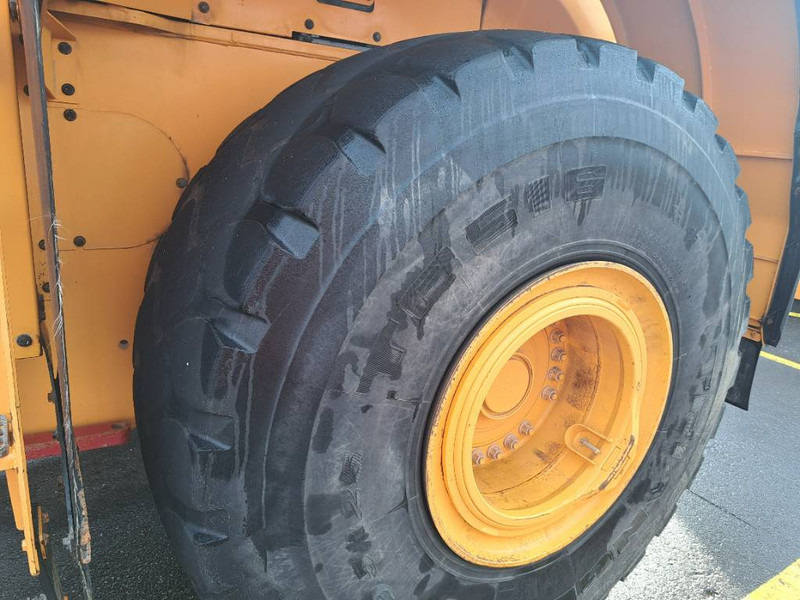 Ελαστιχοφόρος φορτωτής Hyundai HL 980: φωτογραφία 11