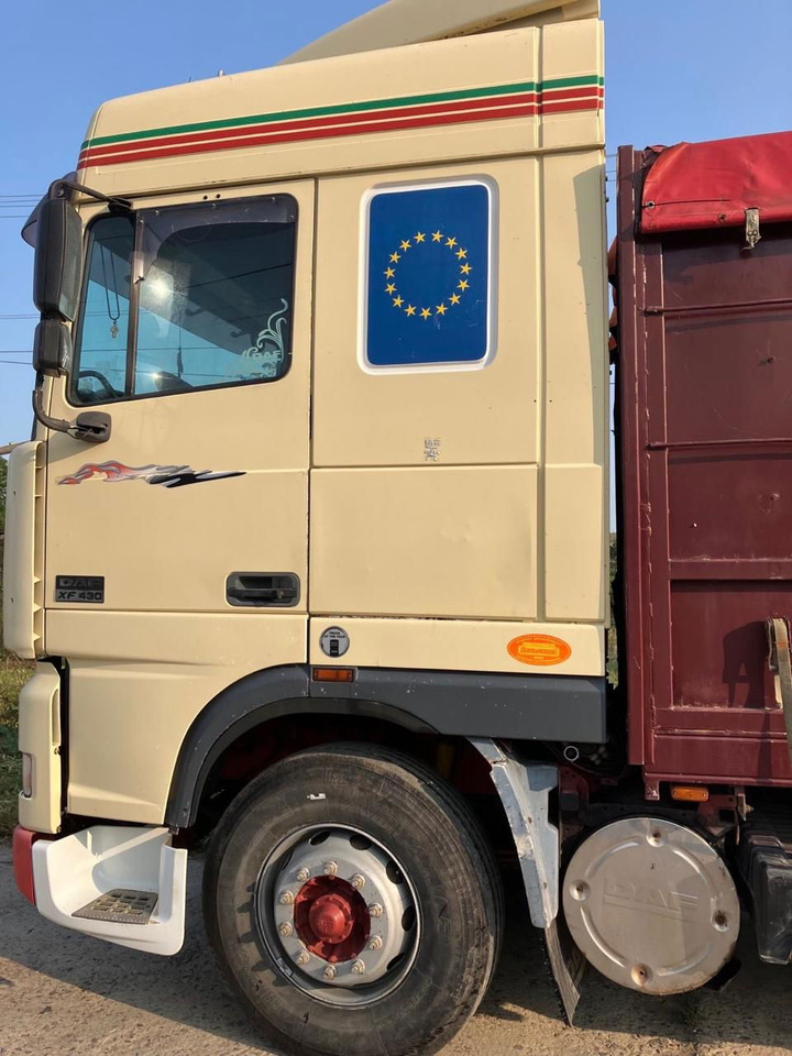DAF XF 95 430 Platform - Φορτηγό με ανοιχτή καρότσα: φωτογραφία 2 DAF XF 95 430 Platform - Φορτηγό με ανοιχτή καρότσα: φωτογραφία 2