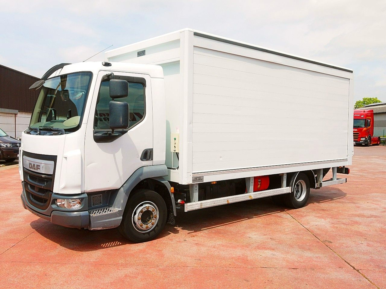 DAF LF 180 12 GETRANKENWAGEN LBW LUFT - Φορτηγό για τη μεταφορά ποτών: φωτογραφία 4 DAF LF 180 12 GETRANKENWAGEN LBW LUFT - Φορτηγό για τη μεταφορά ποτών: φωτογραφία 4