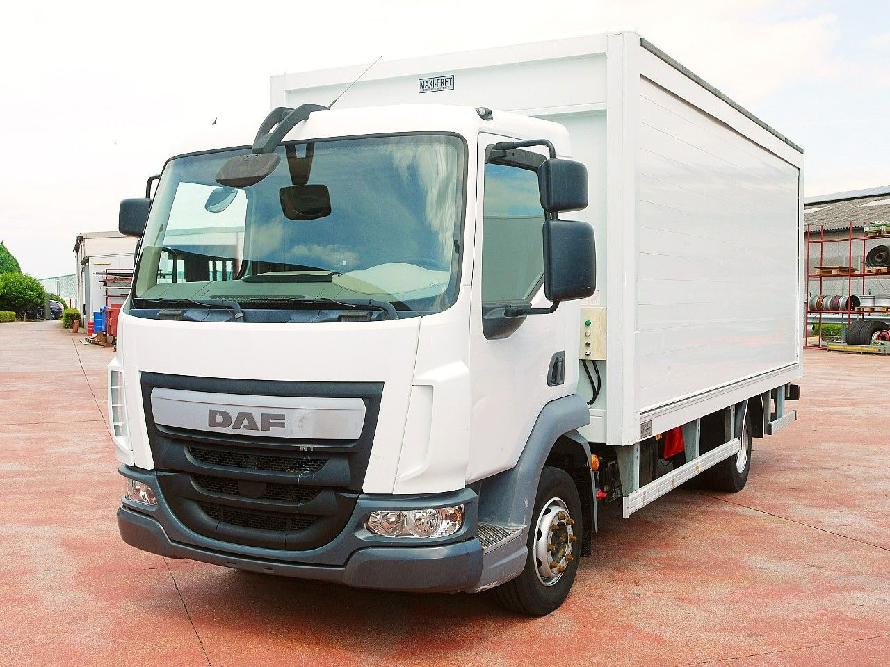 DAF LF 180 12 GETRANKENWAGEN LBW LUFT - Φορτηγό για τη μεταφορά ποτών: φωτογραφία 5 DAF LF 180 12 GETRANKENWAGEN LBW LUFT - Φορτηγό για τη μεταφορά ποτών: φωτογραφία 5