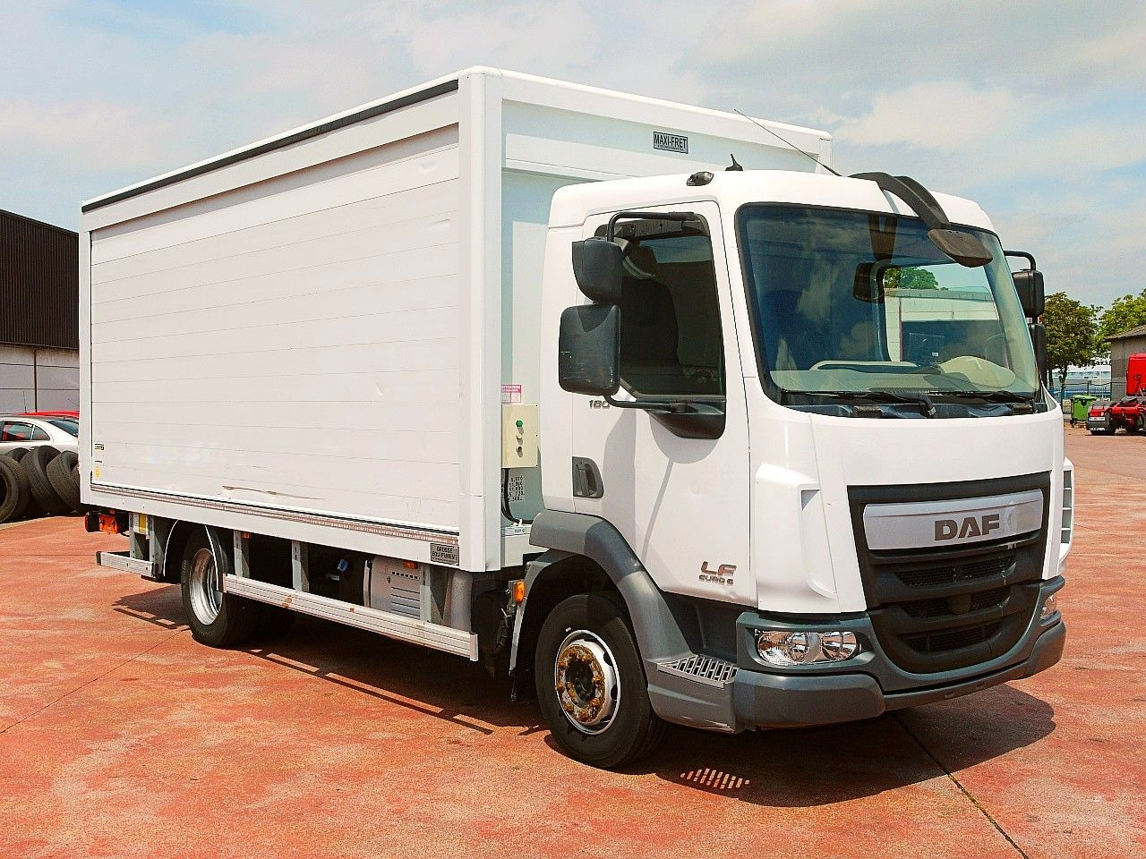 DAF LF 180 12 GETRANKENWAGEN LBW LUFT - Φορτηγό για τη μεταφορά ποτών: φωτογραφία 2 DAF LF 180 12 GETRANKENWAGEN LBW LUFT - Φορτηγό για τη μεταφορά ποτών: φωτογραφία 2