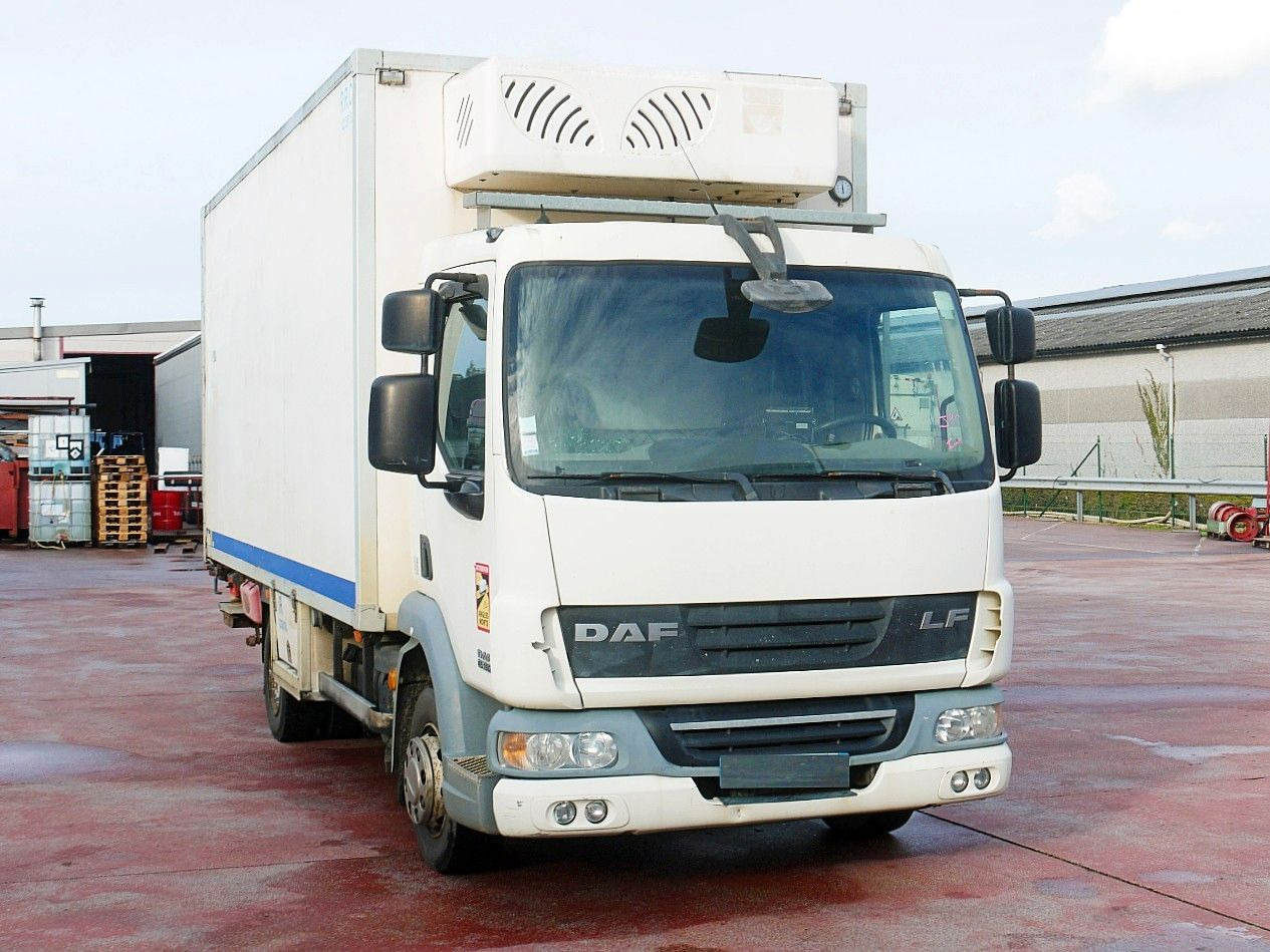 DAF LF 45.160 ISOTHERM KOFFER LADEBORDWAND - Φορτηγό ψυγείο: φωτογραφία 1 DAF LF 45.160 ISOTHERM KOFFER LADEBORDWAND - Φορτηγό ψυγείο: φωτογραφία 1