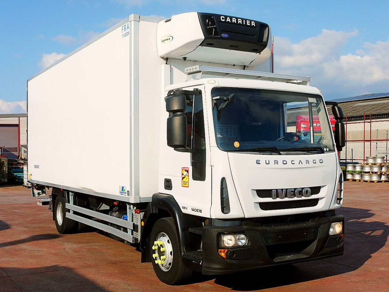 Iveco 140E18 FLEISH KUHLKOFFER CARRIER SUPRA 550 LBW Iveco 140E18 FLEISH KUHLKOFFER CARRIER SUPRA 550 LBW - Φορτηγό ψυγείο: φωτογραφία 2 Iveco 140E18 FLEISH KUHLKOFFER CARRIER SUPRA 550 LBW Iveco 140E18 FLEISH KUHLKOFFER CARRIER SUPRA 550 LBW - Φορτηγό ψυγείο: φωτογραφία 2
