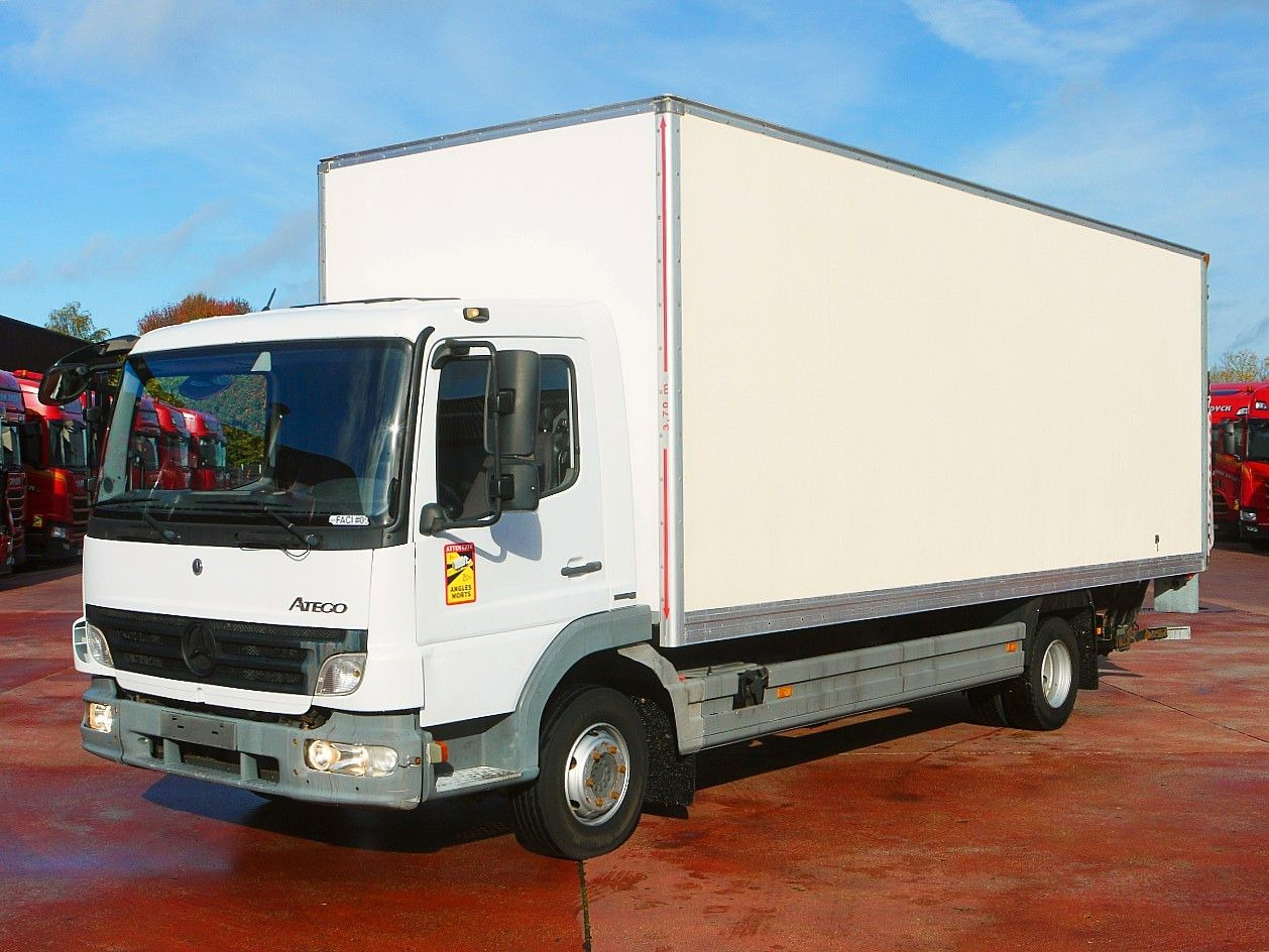 Mercedes-Benz 1018 ATEGO MEUBEL KOFFER A/C LBW LUFT 112tkm - Φορτηγό κόφα: φωτογραφία 4 Mercedes-Benz 1018 ATEGO MEUBEL KOFFER A/C LBW LUFT 112tkm - Φορτηγό κόφα: φωτογραφία 4