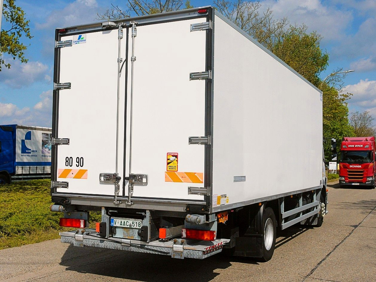 Mercedes-Benz 1829 AXOR FLEISHBAHNEN KUHKOFFER CARRIER SUPRA - Φορτηγό ψυγείο, Φορτηγό με γερανό: φωτογραφία 4 Mercedes-Benz 1829 AXOR FLEISHBAHNEN KUHKOFFER CARRIER SUPRA - Φορτηγό ψυγείο, Φορτηγό με γερανό: φωτογραφία 4