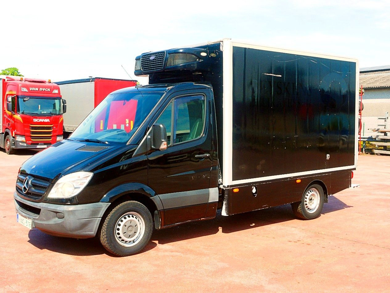 Mercedes-Benz 319 SPRINTER V6 KUHLKOFFER CARRIER PULSOR 600 MT - Επαγγελματικό αυτοκίνητο ψυγείο: φωτογραφία 4 Mercedes-Benz 319 SPRINTER V6 KUHLKOFFER CARRIER PULSOR 600 MT - Επαγγελματικό αυτοκίνητο ψυγείο: φωτογραφία 4