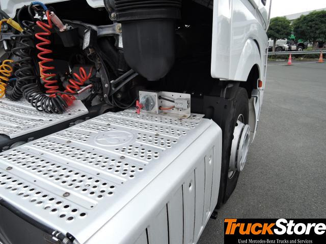 Mercedes-Benz Actros 1843 LS - Τράκτορας: φωτογραφία 2 Mercedes-Benz Actros 1843 LS - Τράκτορας: φωτογραφία 2