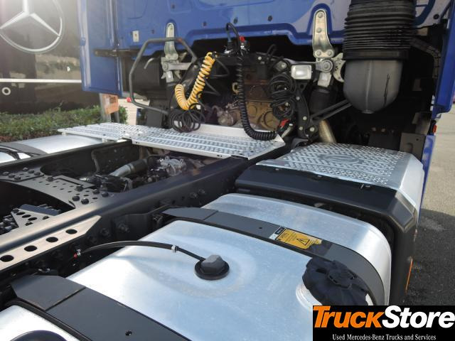 Mercedes-Benz Actros 1845 LS - Τράκτορας: φωτογραφία 2 Mercedes-Benz Actros 1845 LS - Τράκτορας: φωτογραφία 2