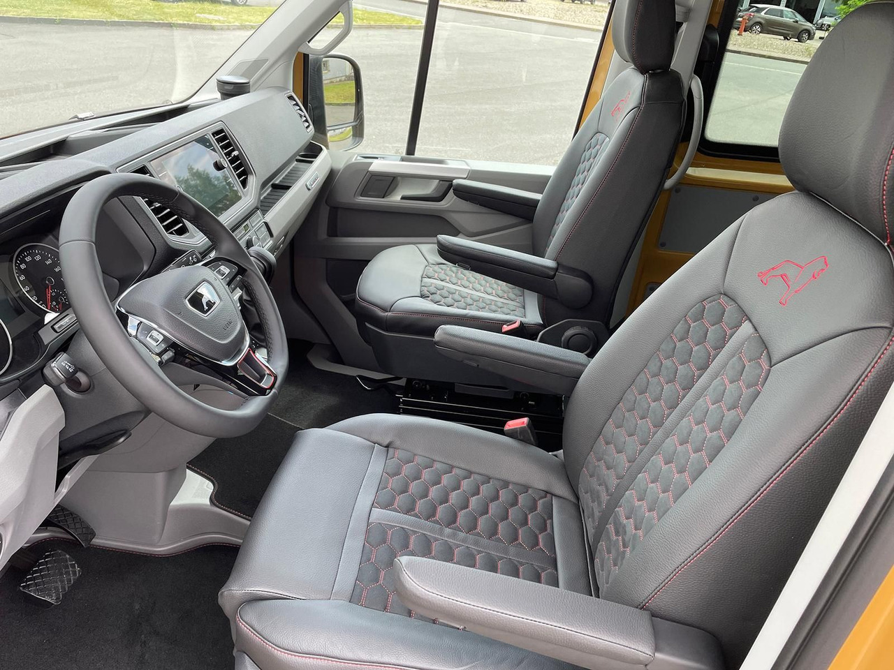 Νέα Διπλοκάμπινο ελαφρύ επαγγελματικό MAN TGE 3.180 L3H3 MIXTO Individual Lion S ACC LED: φωτογραφία 15 Νέα Διπλοκάμπινο ελαφρύ επαγγελματικό MAN TGE 3.180 L3H3 MIXTO Individual Lion S ACC LED: φωτογραφία 15